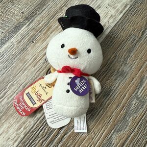 2023 Hallmark Itty Bittys 20th Anniversary Showman Snowman Sound Talking Plush